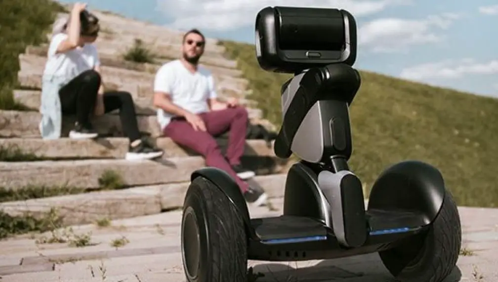 1_see_the_world_through_loomo_s_ai_vision loomo robot