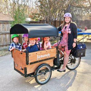 mom with 5 kids in Preschool passenger e-bike