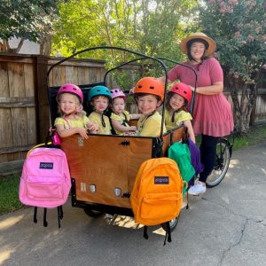 mom with kids in Preschool passenger e-bike