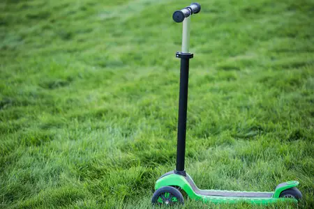 Can Electric Scooters Ride On Grass?